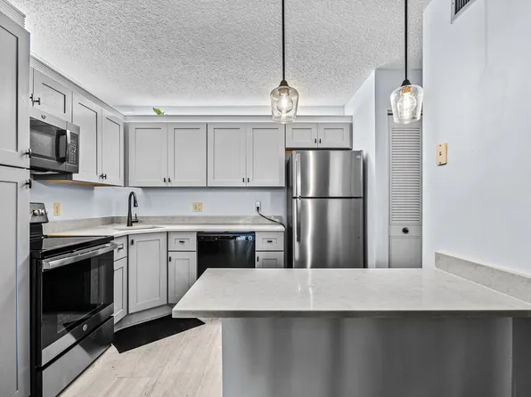 603 Sea Pine Way #F1, Greenacres, FL 33415