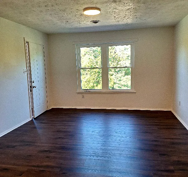325 Cherrydale Ave #11 — Photo 3