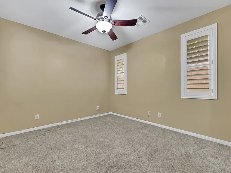 10345 Grizzly Creek St — Photo 9