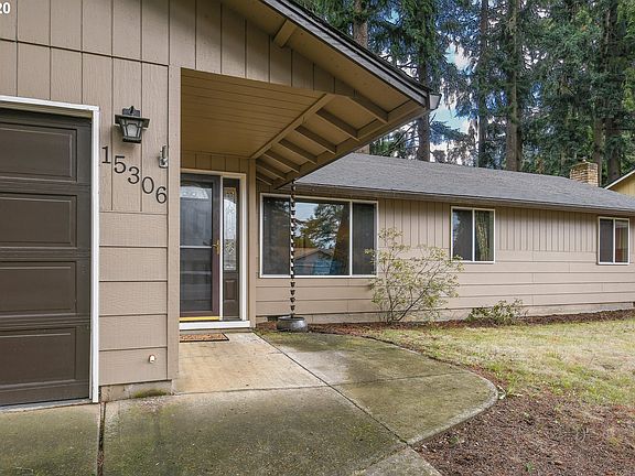 2nd image of 15306 NE 40th Pl