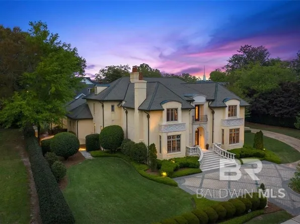 4 Chancery Ct, Mobile, AL 36608