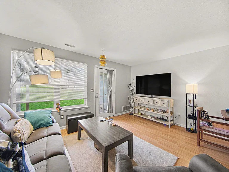 1305 Millbrook Trl — Photo 8