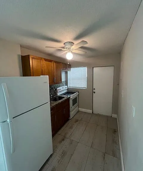 725 21st St #2 — Photo 9
