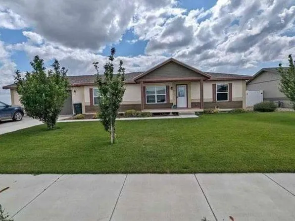 709 Sunrise Ct, Sidney, MT 59270