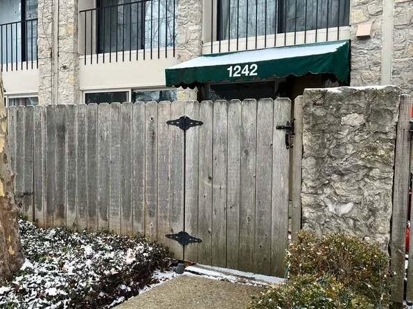 1242 Ashland Ave, Columbus, OH 43212