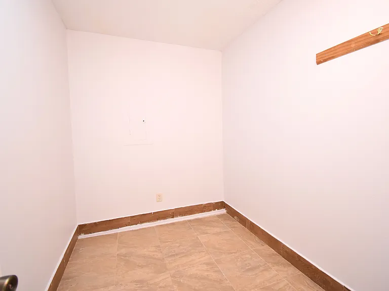 205 Lasalle Way — Photo 24