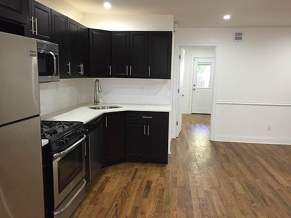3rd image of 1194B Jefferson Ave