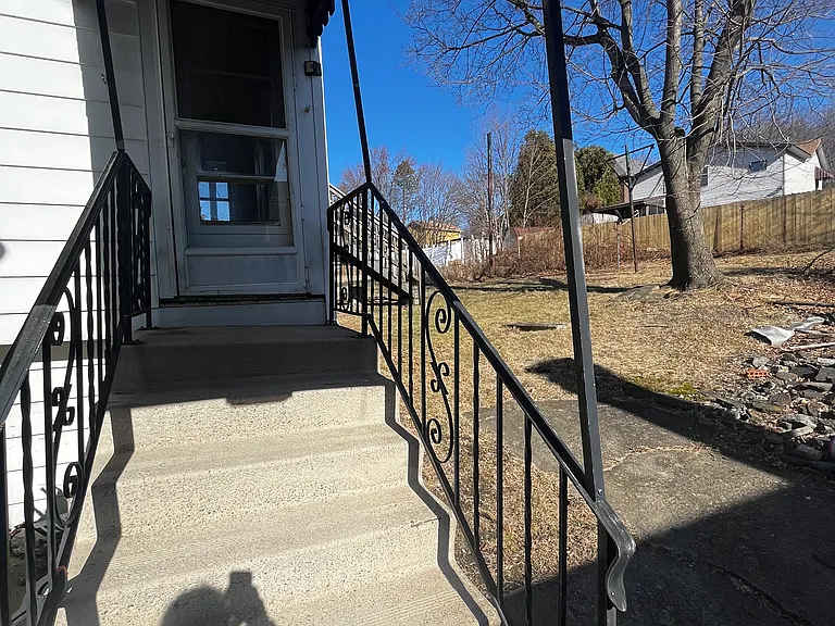 417 Smith St #2 — Photo 2