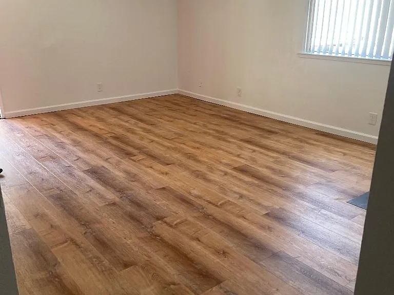 243 W Tulare Ave #C — Photo 11
