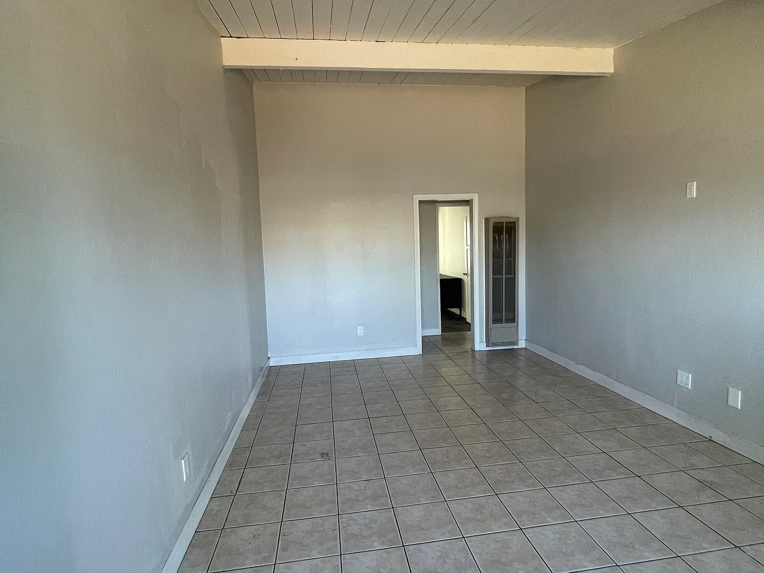 2 bed, 730 sqft, $2,400 — Photo 2