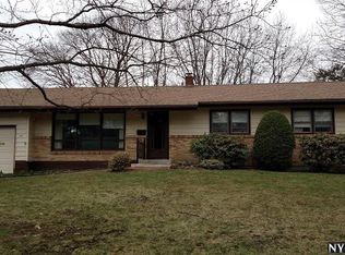 48 E Glenwood Dr, Latham, NY 12110