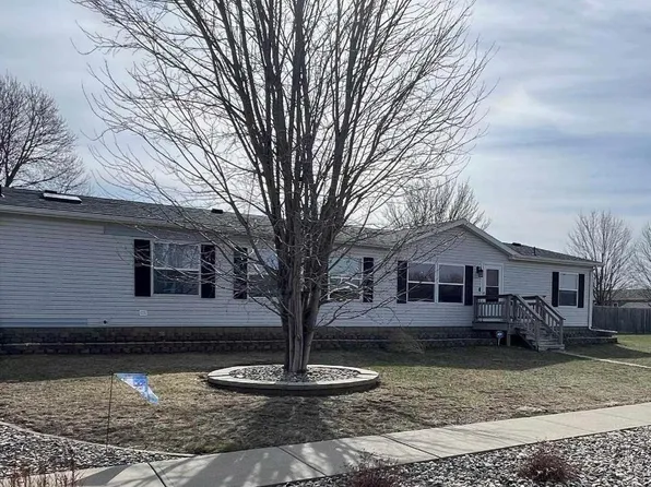 2608 N Lyme Grass Ave, Sioux Falls, SD 57107