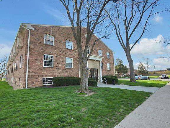 3rd image of 4696 Tarryton Ct S #7-3F
