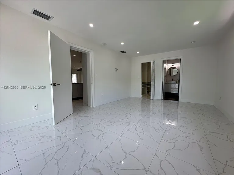 10010 SW 162nd St — Photo 12