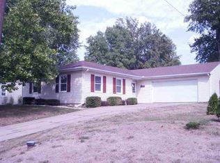 140 Penny Ln, Macomb, IL 61455