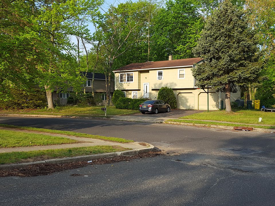 1st image of 674 Cypress Ave