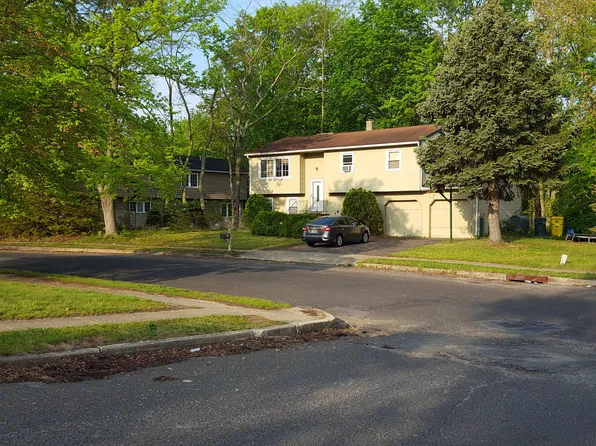 674 Cypress Ave, Lakewood, NJ 08701