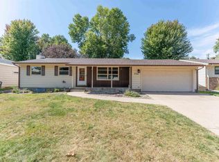 933 S Grandview Ave, Sioux Falls, SD 57103