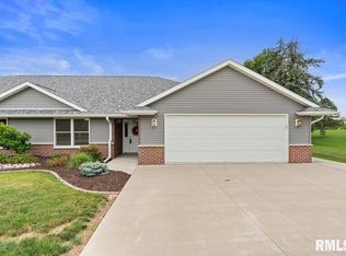 19109 Bluff Rd #D, Geneseo, IL 61254