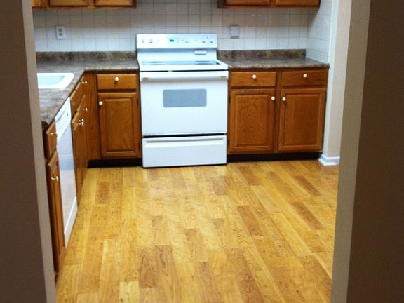 Eat-In Kitchen