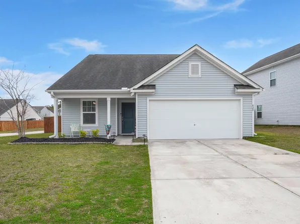 420 Thoroughbred Dr, Moncks Corner, SC 29461
