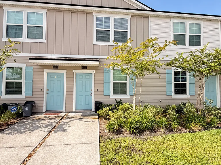 8332 Zenith Cir — Photo 1