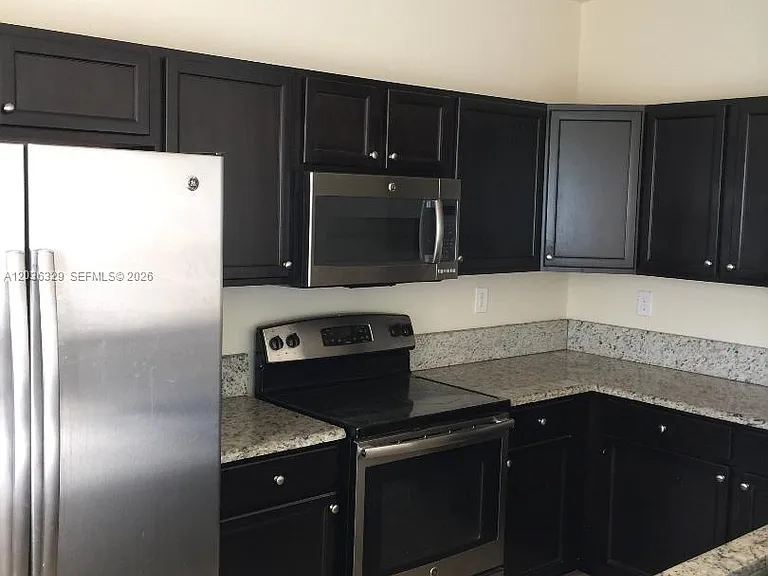 9350 SW 170th Psge #9350 — Photo 5