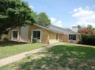 3433 Ivanhoe Ln, Garland, TX 75044