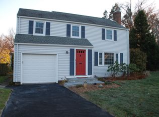 17 Greystone Rd, West Hartford, CT 06107