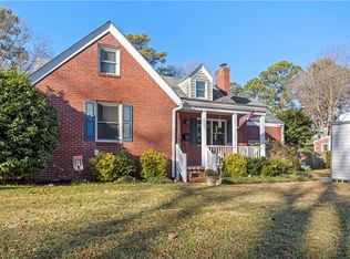 8817 Commodore Dr, Norfolk, VA 23503