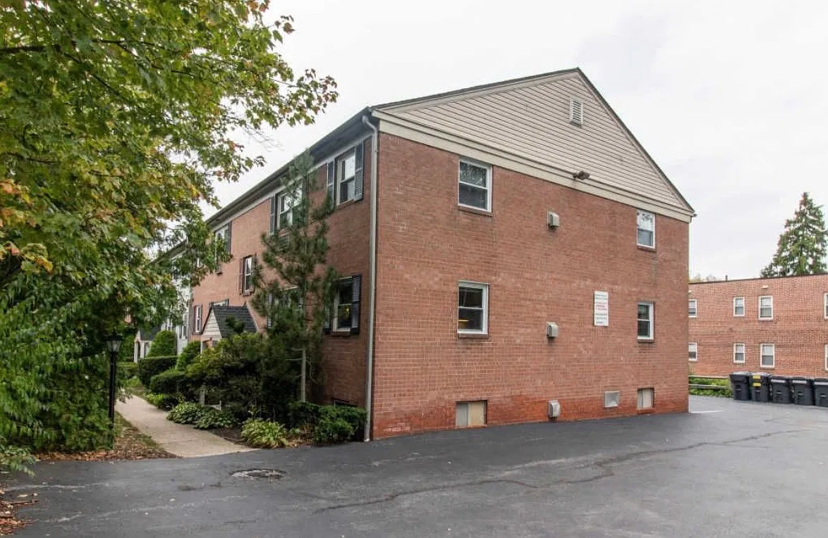 2 bed, 846 sqft, $1,850 — Photo 3