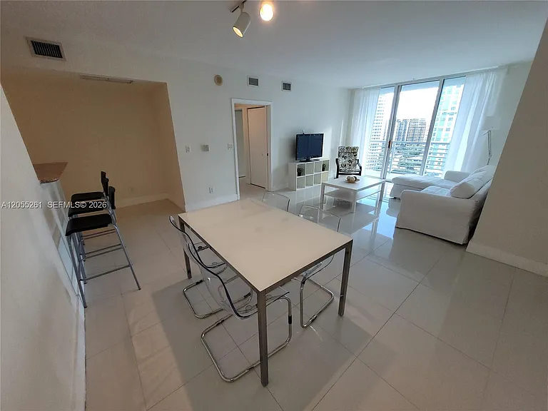 325 Biscayne Blvd #1719 — Photo 9