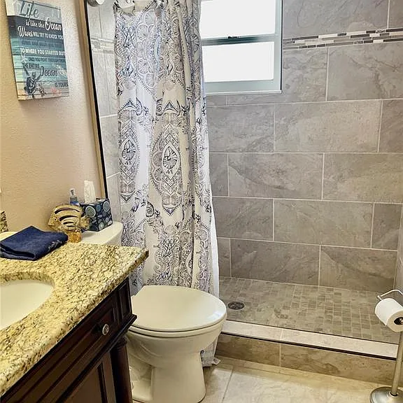 4650 Cove Cir #402 — Photo 5