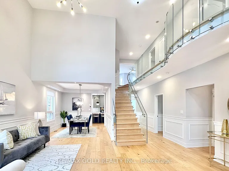 2293 Woodcrest Dr — Photo 4