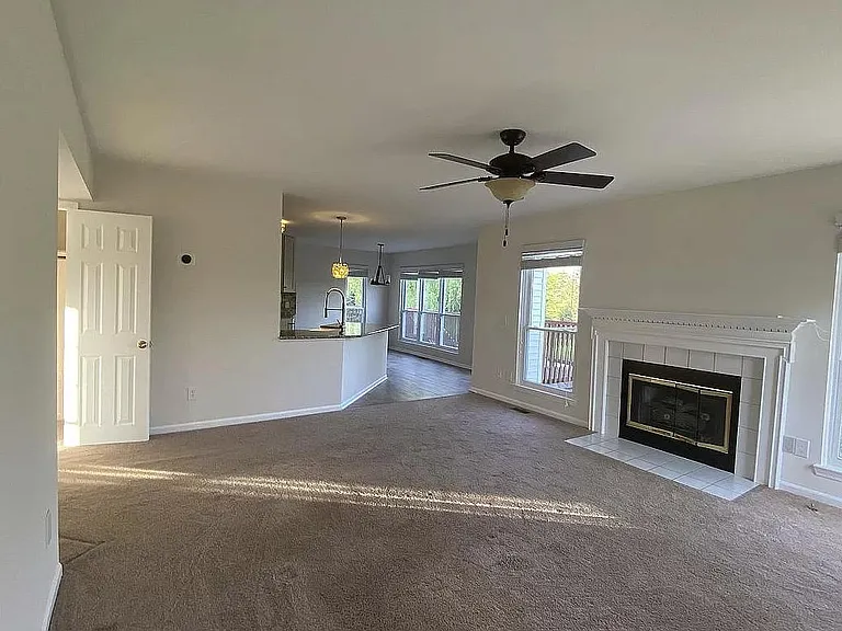 3047 Green Valley Dr — Photo 7