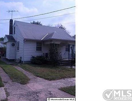 2nd image of 740 Hanson Ave