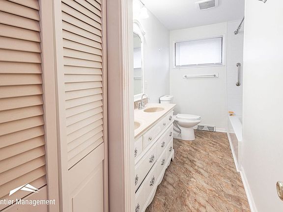 5th image of 1112 Woodland St #1112