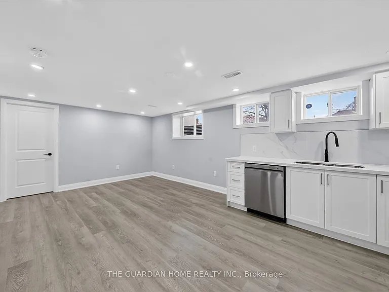 64 Gatineau St #BASEMENT — Photo 4