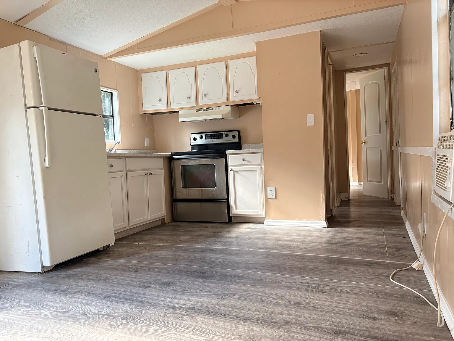 2 bed, $925 — Photo 2