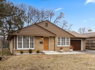 109 Dee Rd, North Aurora, IL 60542