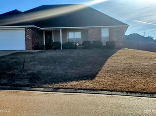 317 Gator Dr, Byram, MS 39272