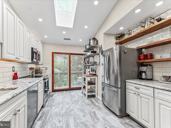 409 Pritchard Pl, Newtown Square, PA 19073