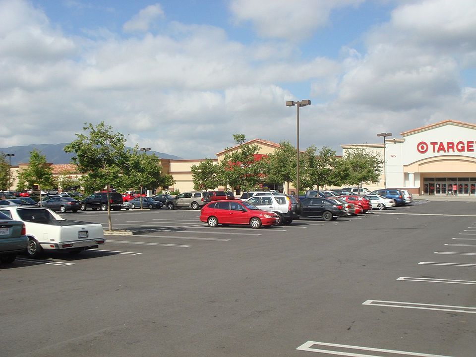 Shopping Center 1 With-in 5 Minutes
