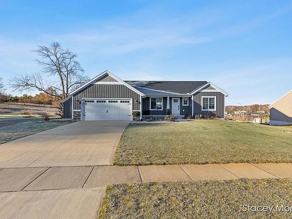 2nd image of 11791 Crystal Ridge Dr NE