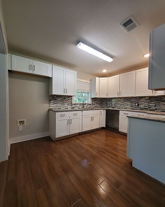 1st image of 510 Goss Ave