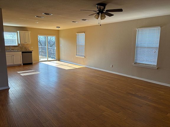 3rd image of 3335 Preston Club Dr