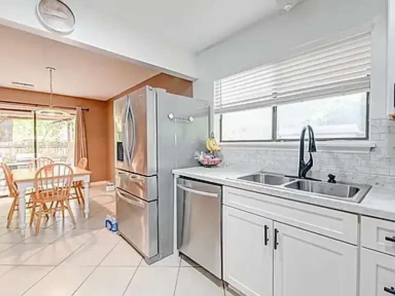 303 Canaberry Cir — Photo 9