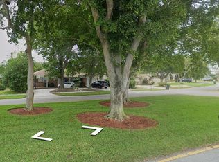 27 Pinehurst Ln, Boca Raton, FL 33431