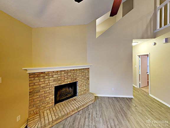 4th image of 1375 Chinaberry Dr