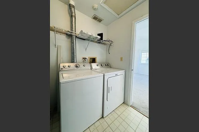 1046 Ripple Rdg — Photo 16